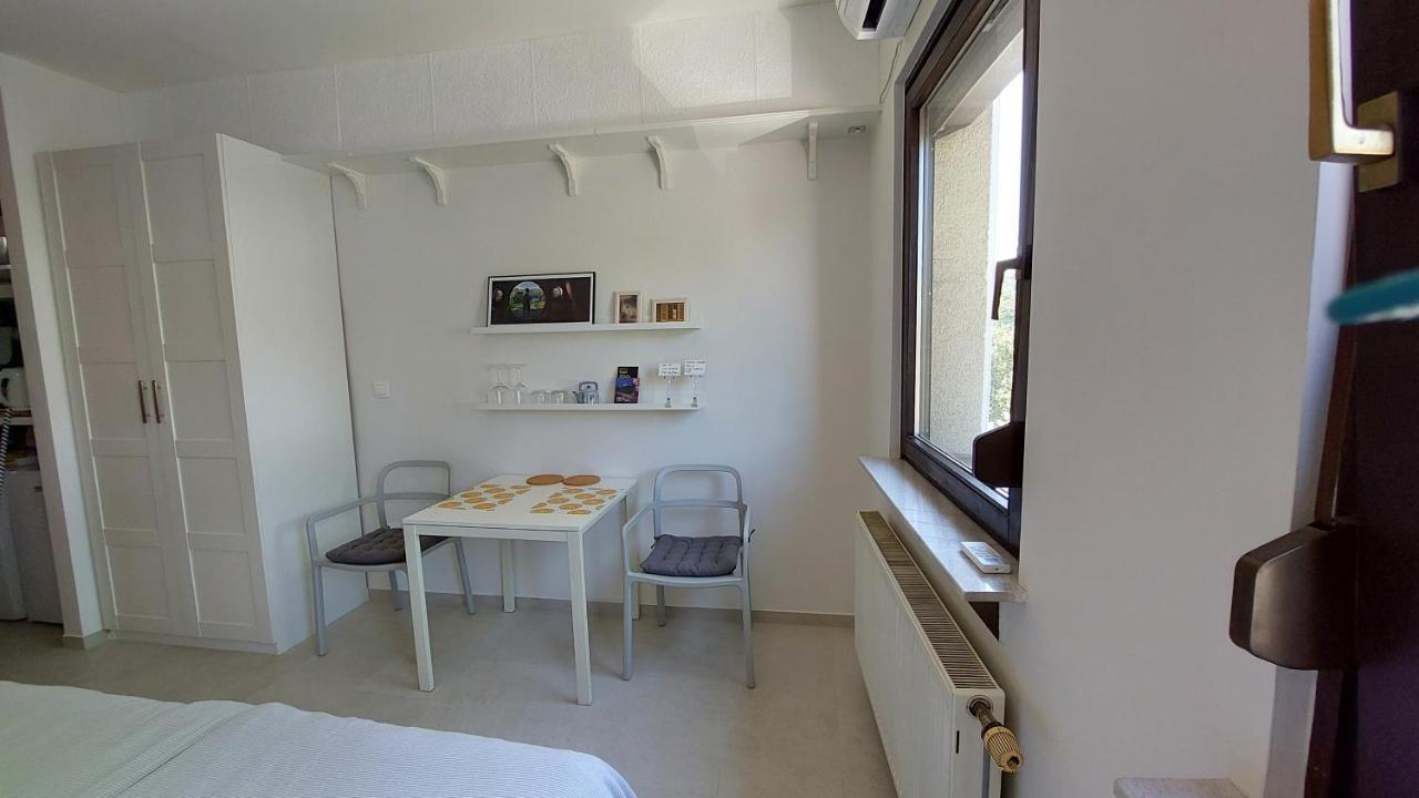 Cozy, Bright And Affordable Studio W/ Free Parking Ljubljana Luaran gambar